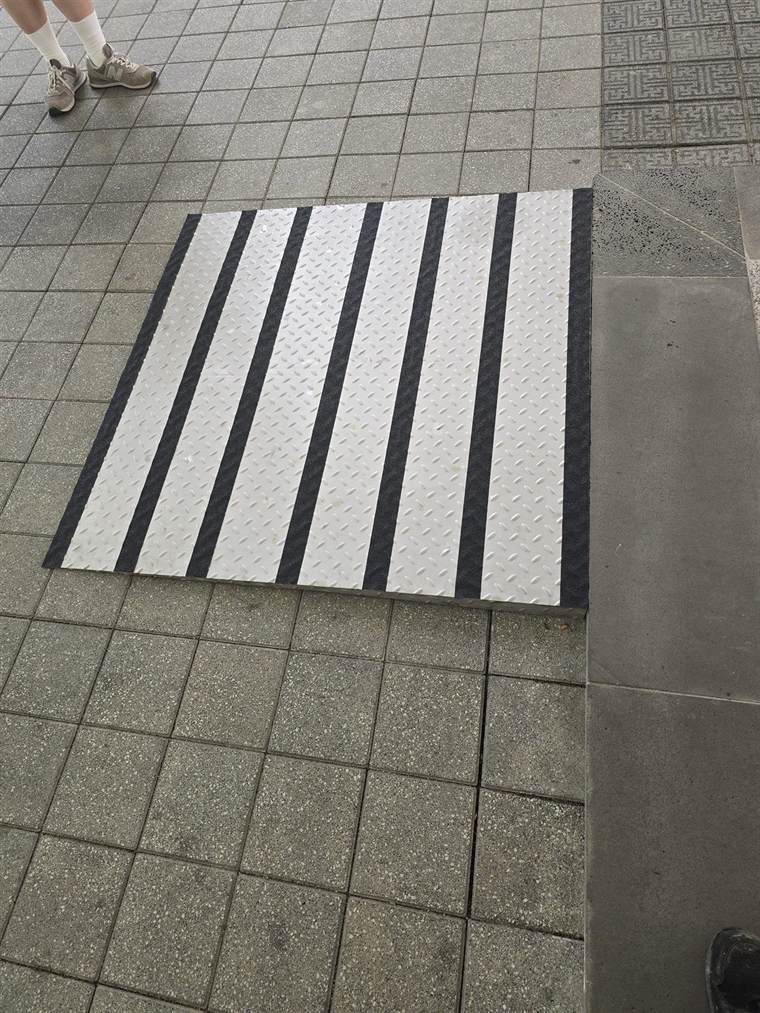 논슬립 경사로 시공 사진