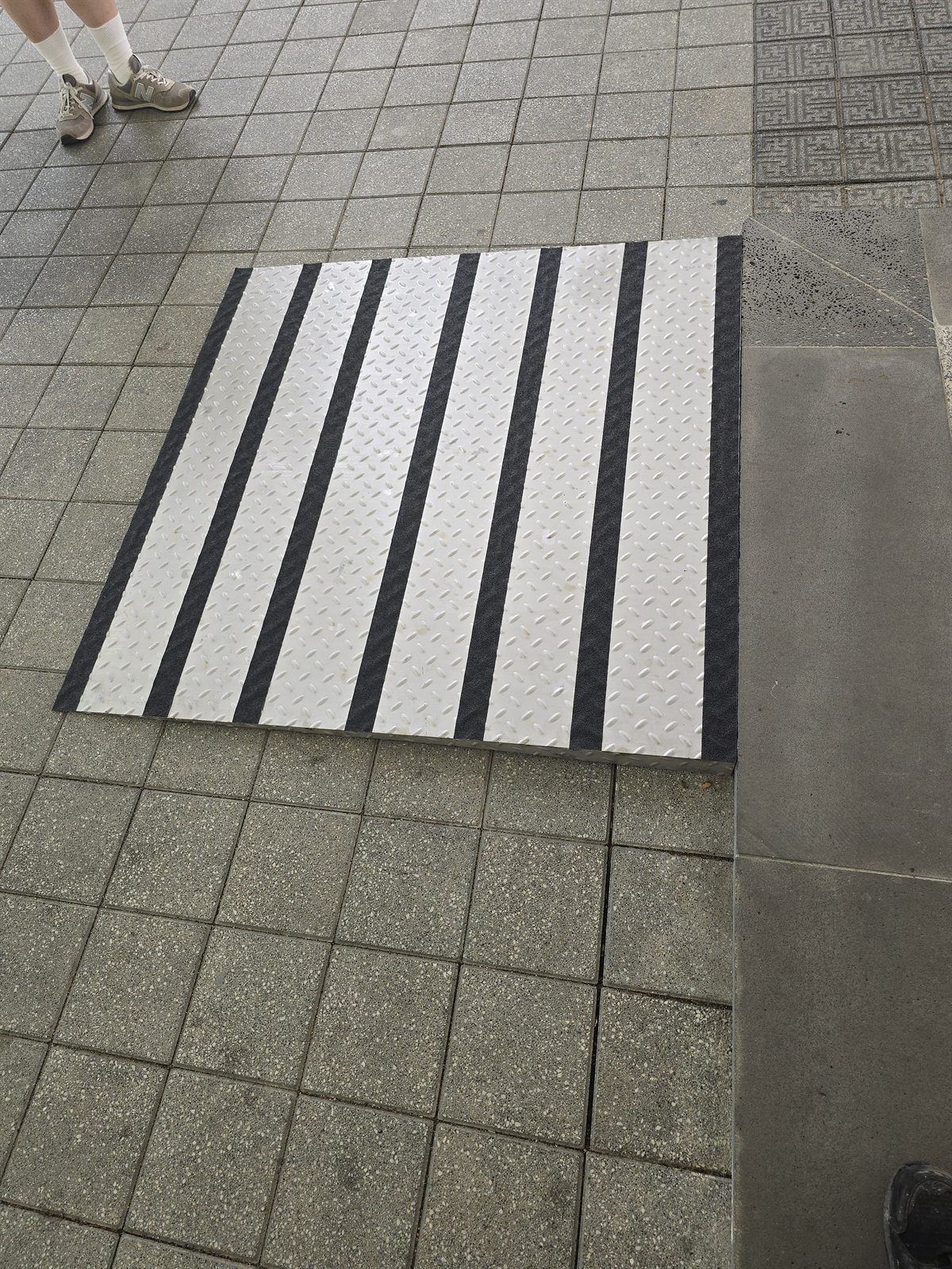 논슬립 경사로 시공 사진